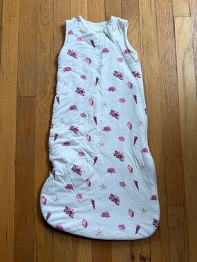 Kyte baby white and pink seashell sleep bag